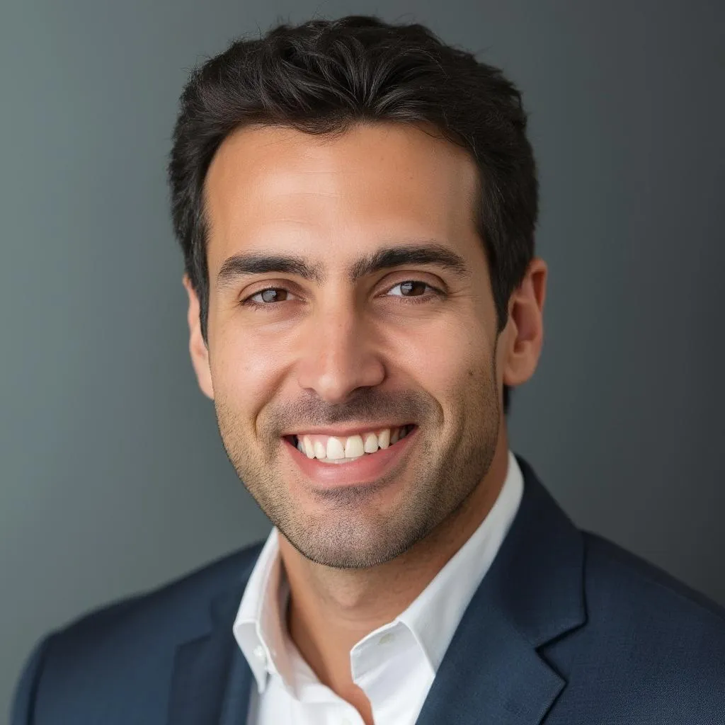 Dr. Alejandro Vargas - Director General